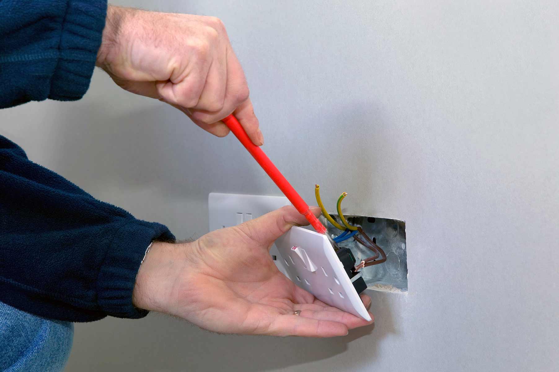 Our electricians can install plug sockets for domestic and commercial proeprties in Fortis Green and the local area. 
